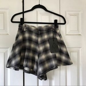 UNIF x URBAN PLAID SKORT